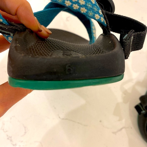 Women’s Chacos size 6 - Picture 3 of 3